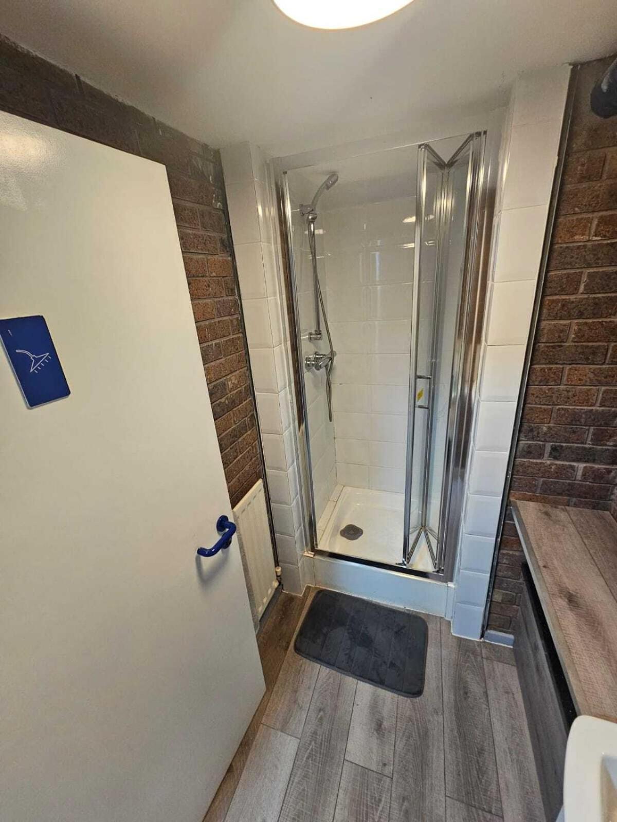 Queens Place - Rooms Hove Esterno foto